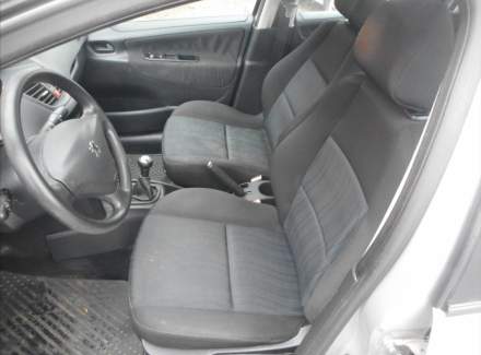 Peugeot - 207