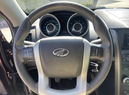 Mahindra - XUV500