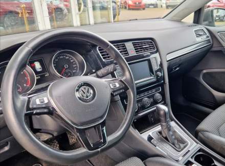 Volkswagen - Golf