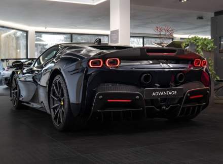 Ferrari - SF90 Stradale