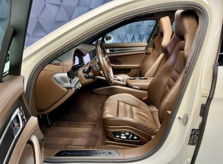 Porsche - Panamera