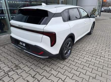 Kia - K4