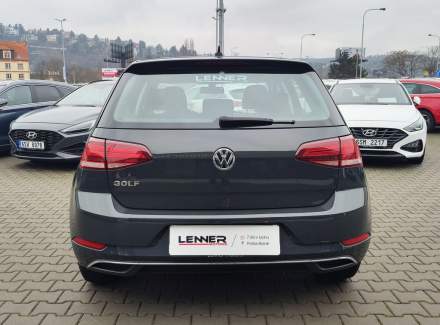 Volkswagen - Golf