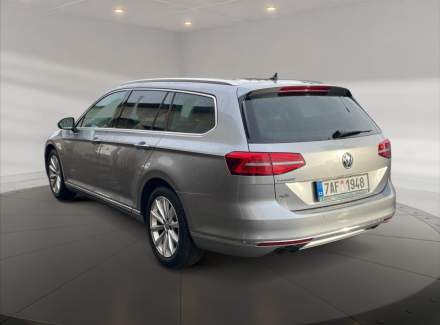 Volkswagen - Passat