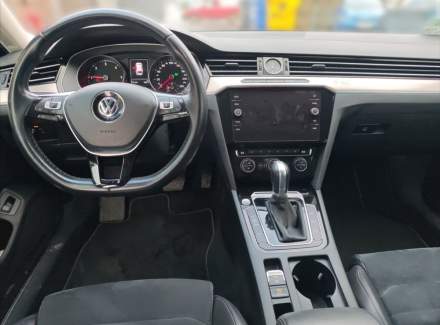 Volkswagen - Passat
