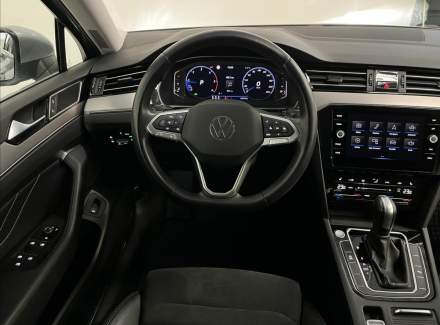 Volkswagen - Passat