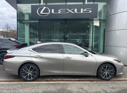Lexus - ES