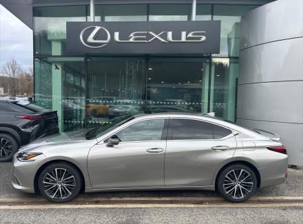 Lexus - ES
