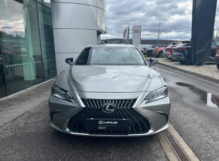 Lexus - ES