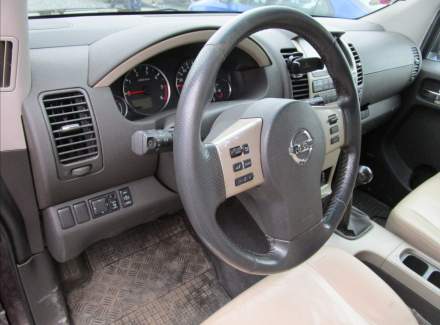 Nissan - Pathfinder