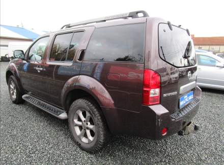 Nissan - Pathfinder