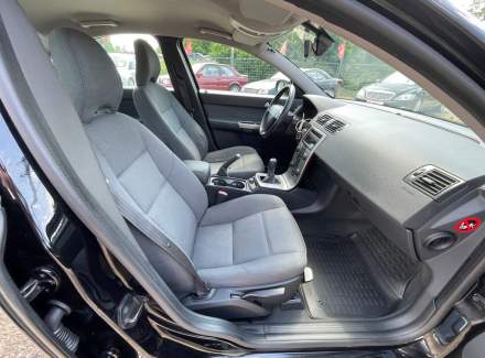Volvo - S40