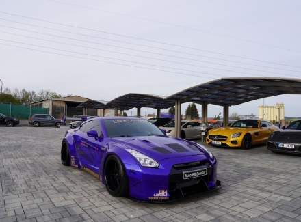 Nissan - GT-R