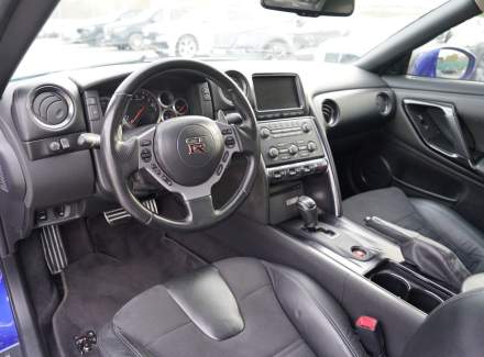 Nissan - GT-R