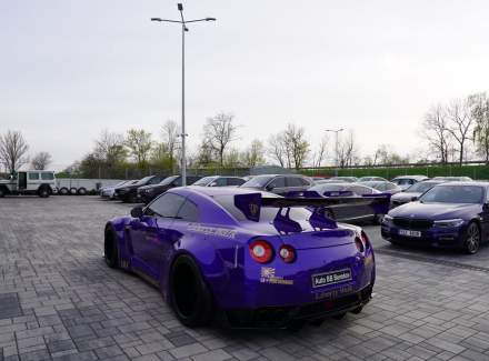 Nissan - GT-R