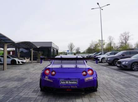 Nissan - GT-R