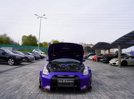 Nissan - GT-R