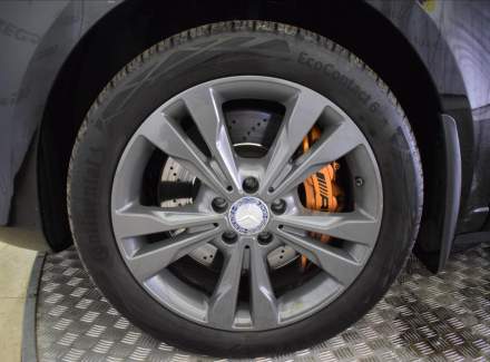 Mercedes-Benz - V-class