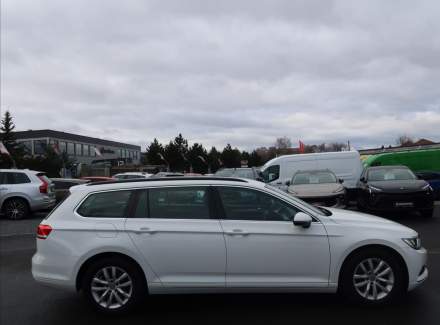 Volkswagen - Passat