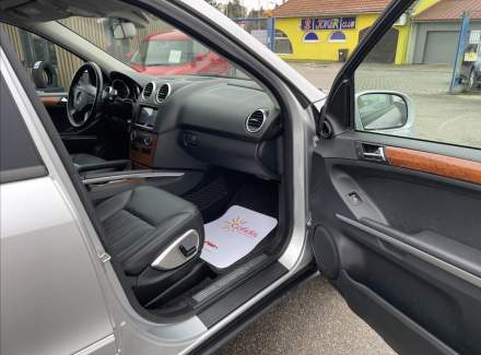 Mercedes-Benz - M-class