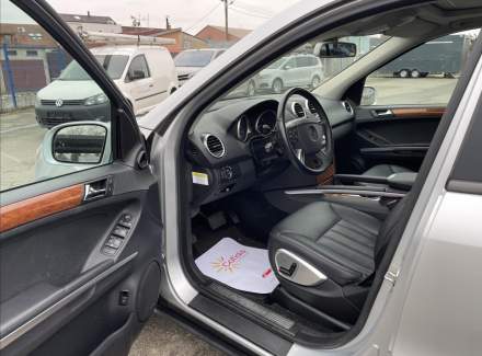 Mercedes-Benz - M-class