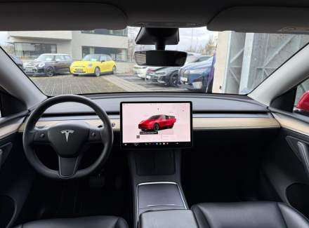 Tesla - Model Y