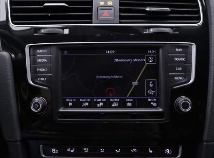 Volkswagen - Golf