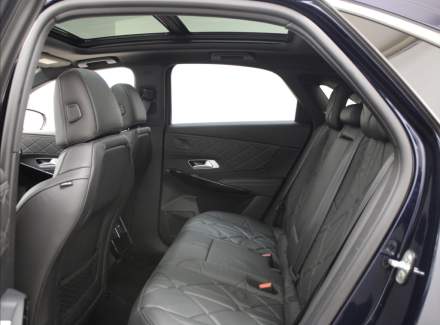 DS Automobiles - DS7 Crossback