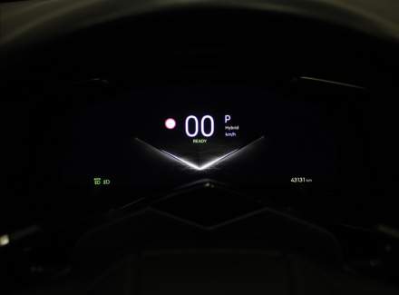 DS Automobiles - DS7 Crossback