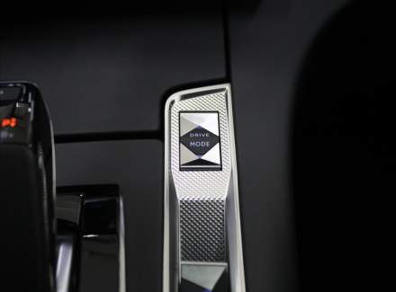 DS Automobiles - DS7 Crossback