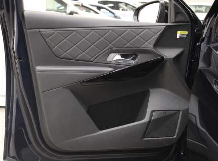 DS Automobiles - DS7 Crossback