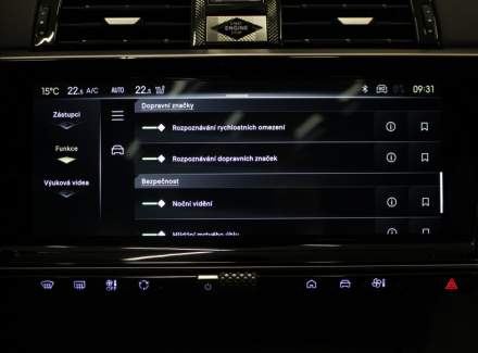 DS Automobiles - DS7 Crossback