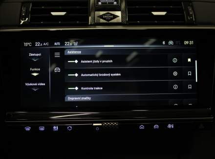 DS Automobiles - DS7 Crossback