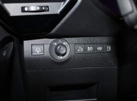 DS Automobiles - DS7 Crossback