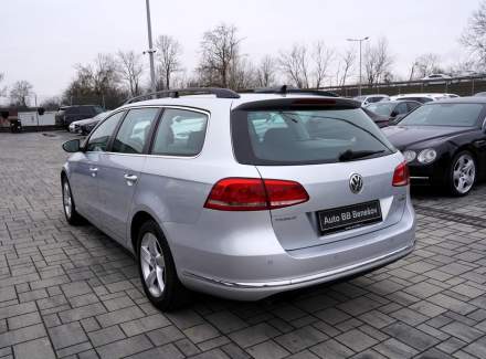 Volkswagen - Passat