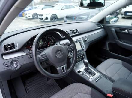 Volkswagen - Passat