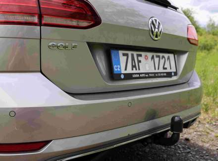 Volkswagen - Golf
