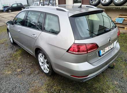 Volkswagen - Golf