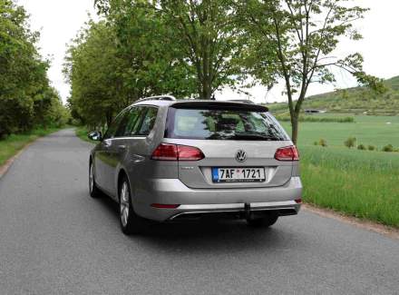 Volkswagen - Golf
