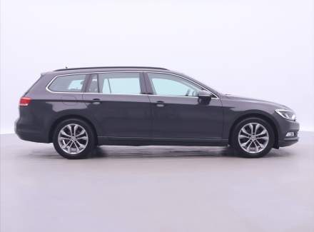 Volkswagen - Passat
