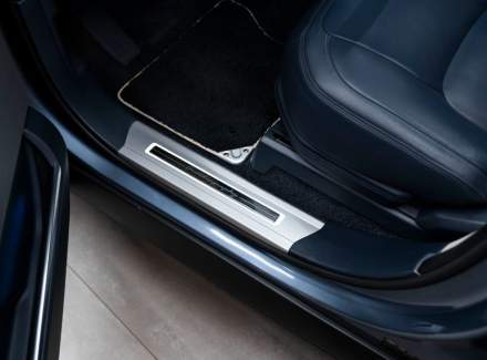 Land Rover - Range Rover