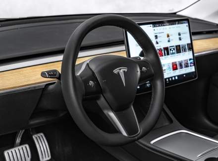 Tesla - Model 3