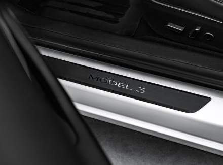 Tesla - Model 3