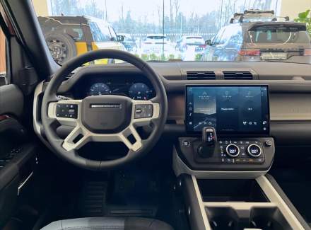 Land Rover - Defender