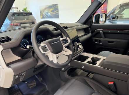 Land Rover - Defender