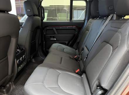 Land Rover - Defender
