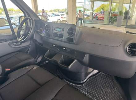 Mercedes-Benz - Sprinter