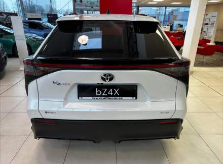 Toyota - bZ4X