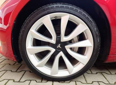 Tesla - Model 3