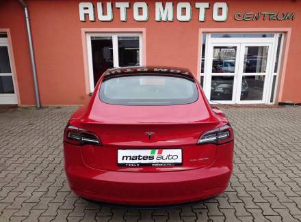 Tesla - Model 3